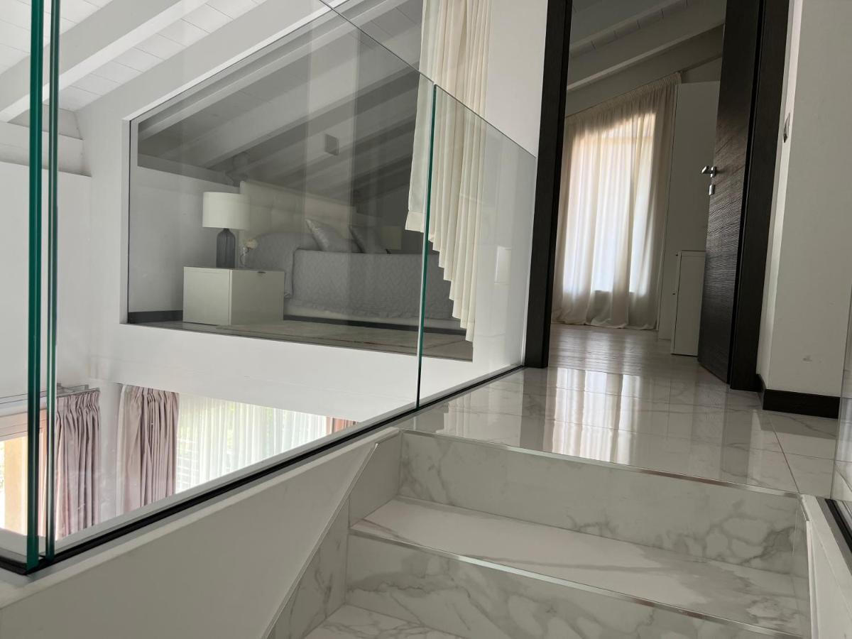 Paganini Suites And Apartments Sirmione Buitenkant foto