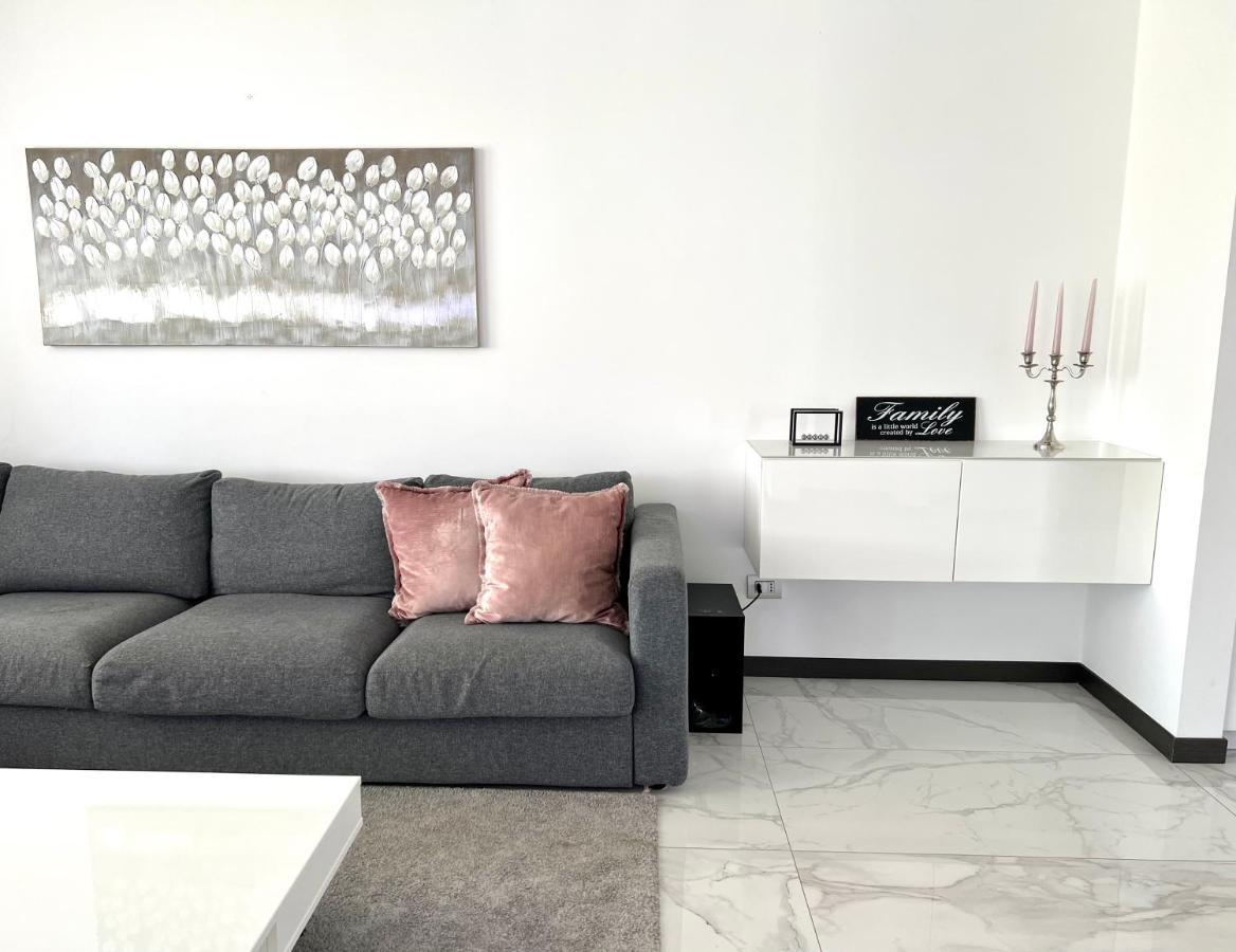 Paganini Suites And Apartments Sirmione Buitenkant foto