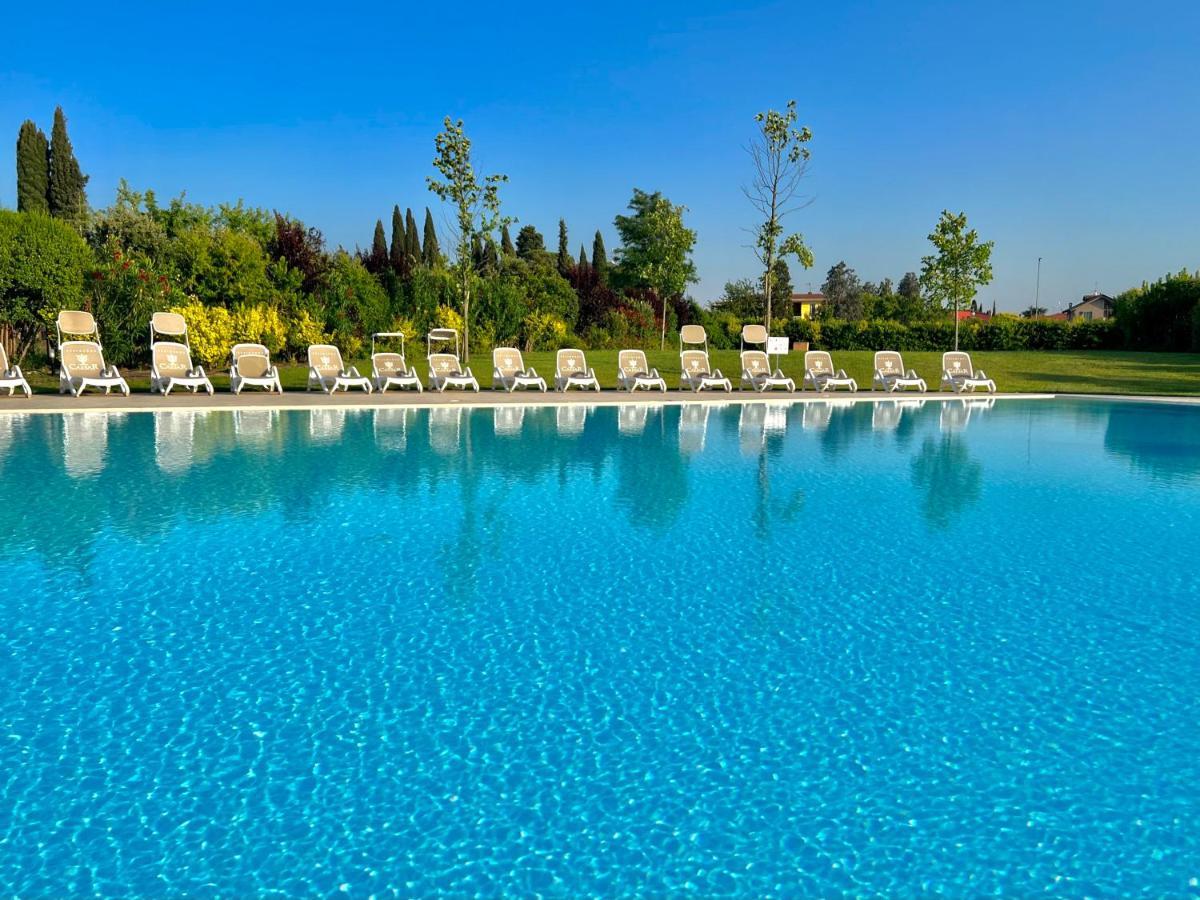 Paganini Suites And Apartments Sirmione Buitenkant foto