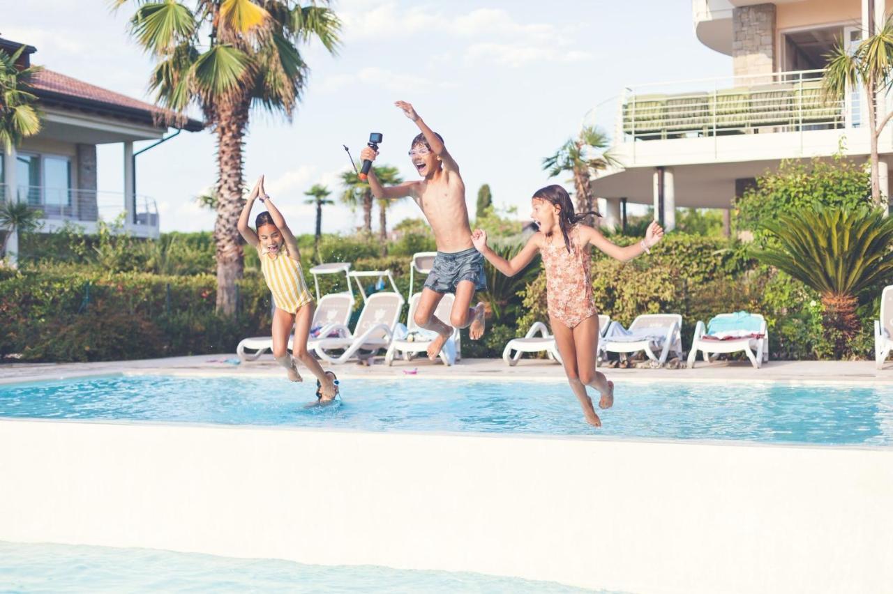 Paganini Suites And Apartments Sirmione Buitenkant foto