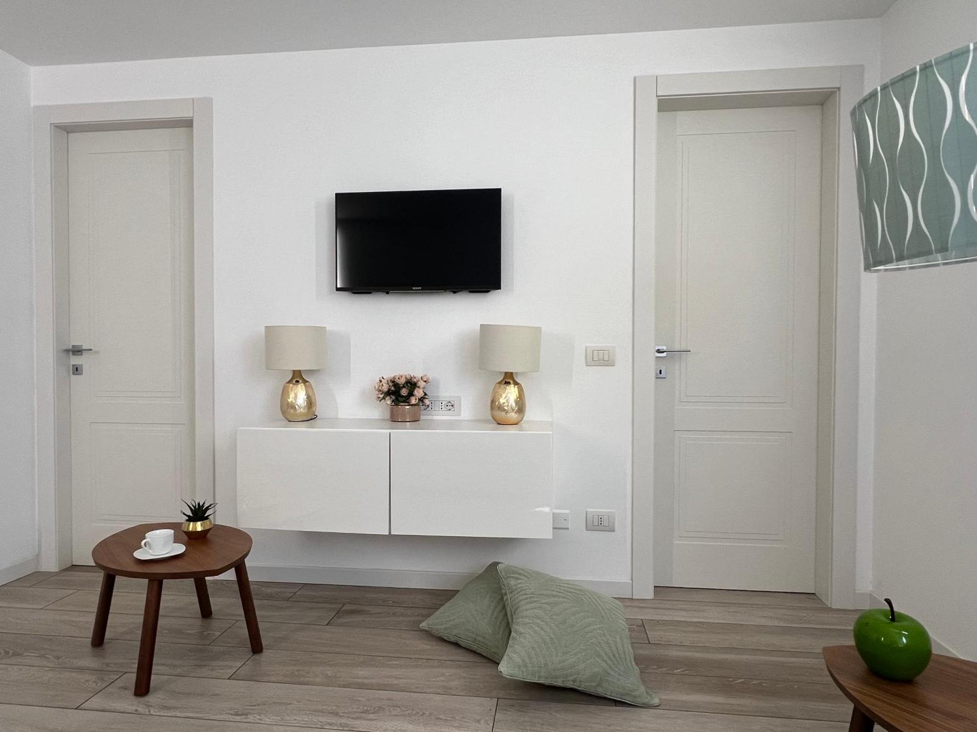 Paganini Suites And Apartments Sirmione Buitenkant foto