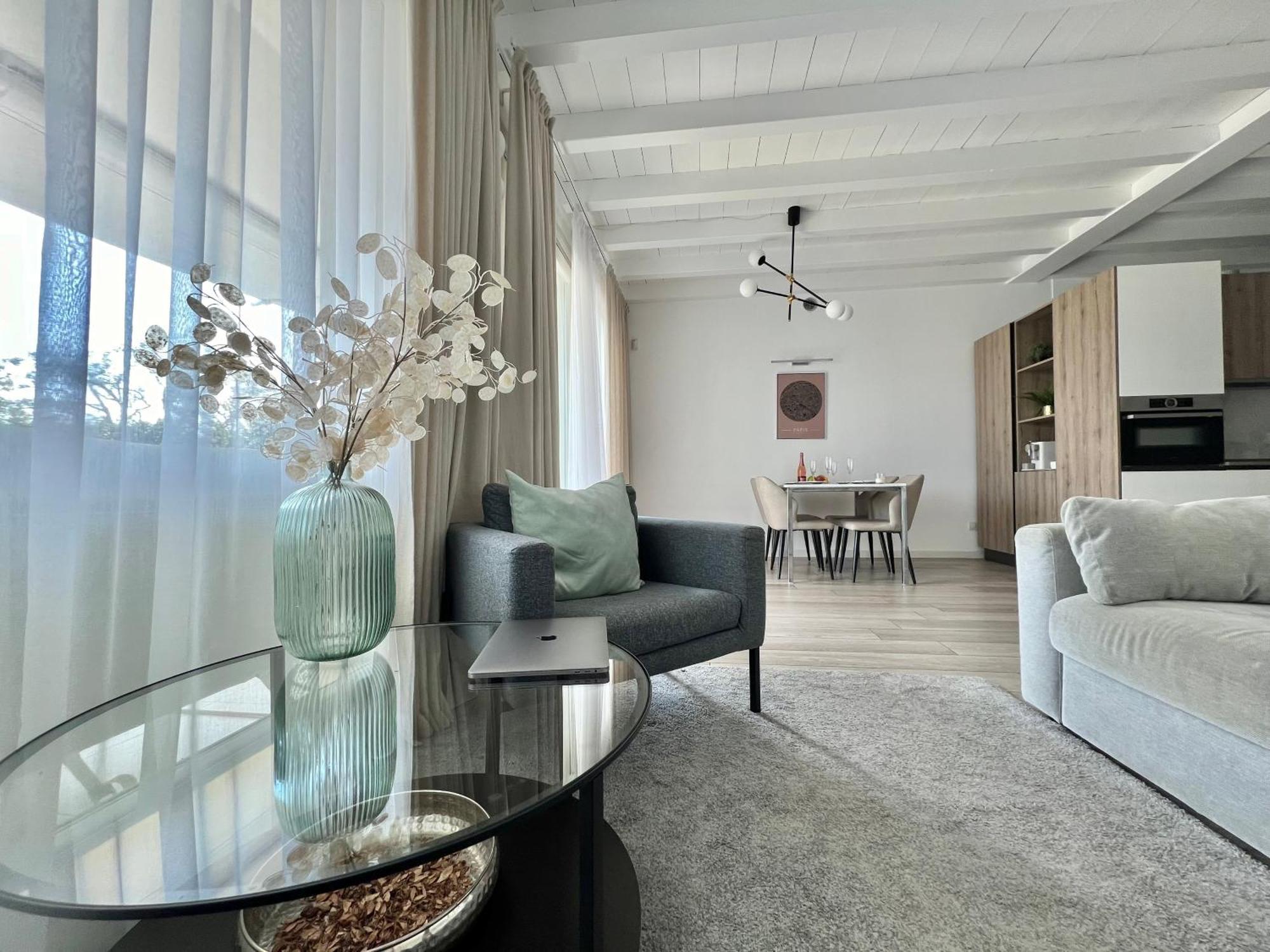 Paganini Suites And Apartments Sirmione Buitenkant foto