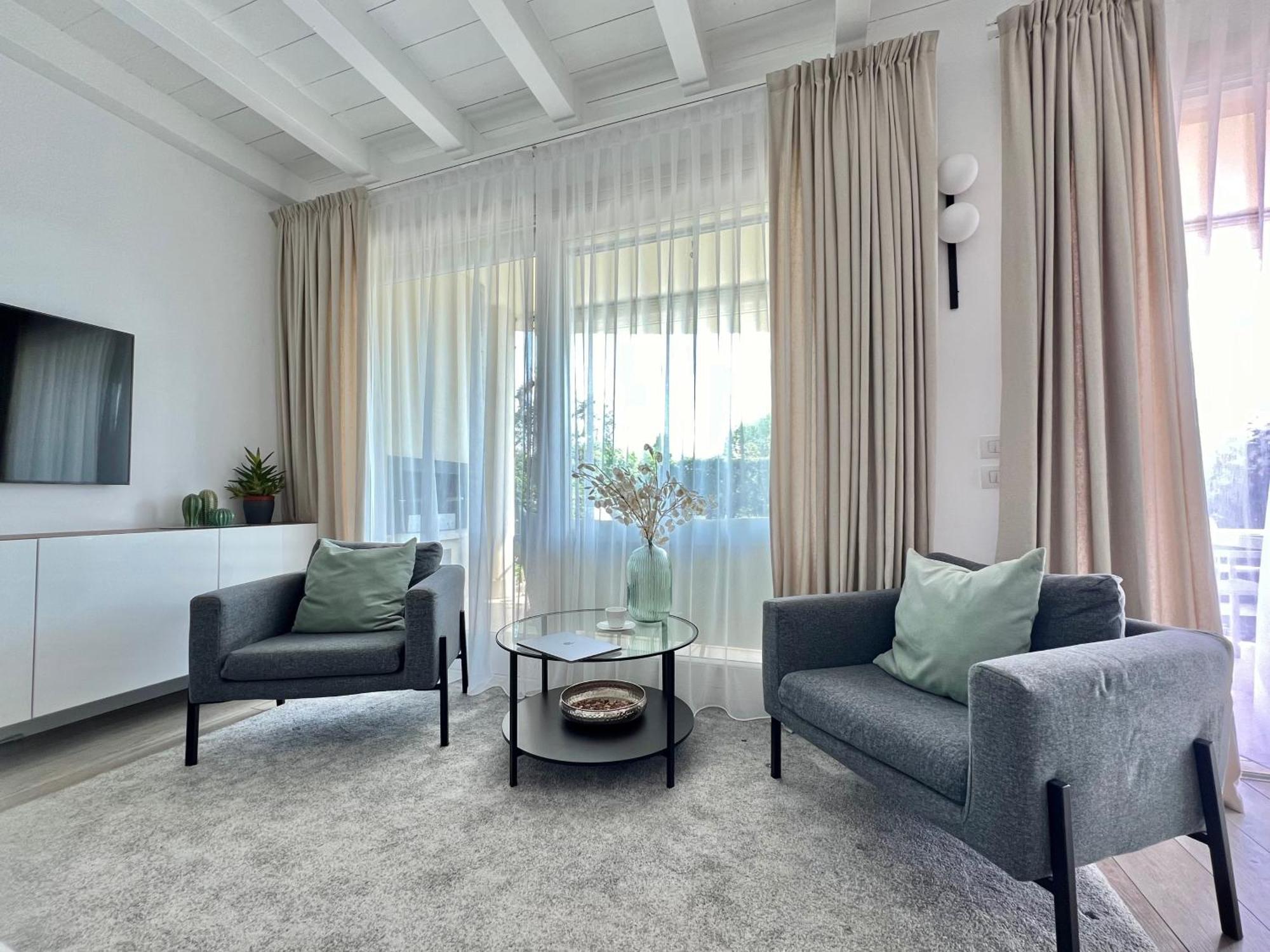 Paganini Suites And Apartments Sirmione Buitenkant foto