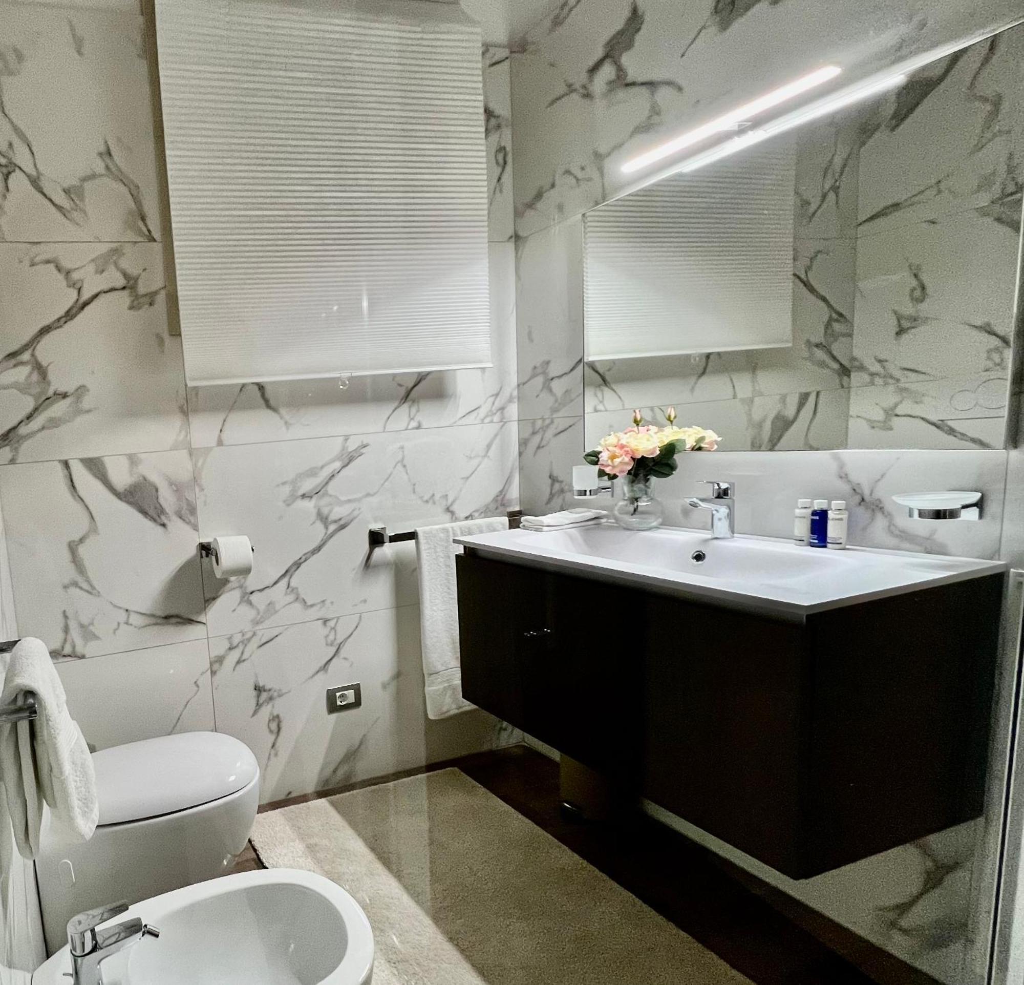 Paganini Suites And Apartments Sirmione Kamer foto